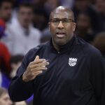 Fox, Brown lament another ref no-call on last play of a Kings loss