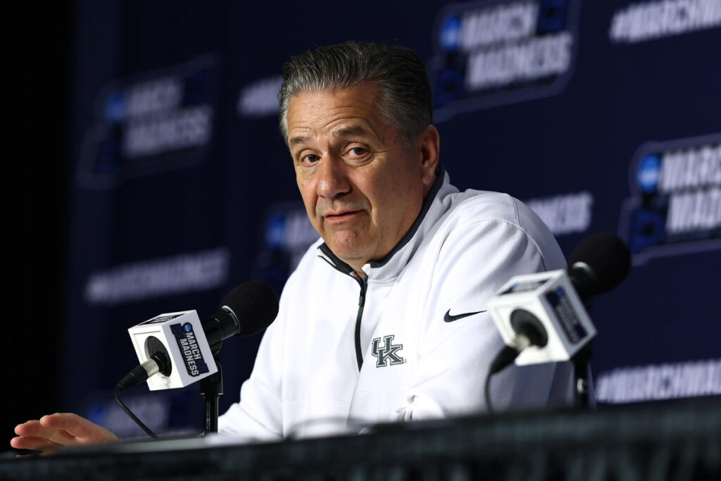 A day after Kentucky resignation, John Calipari is announced as Arkansas’ new coach