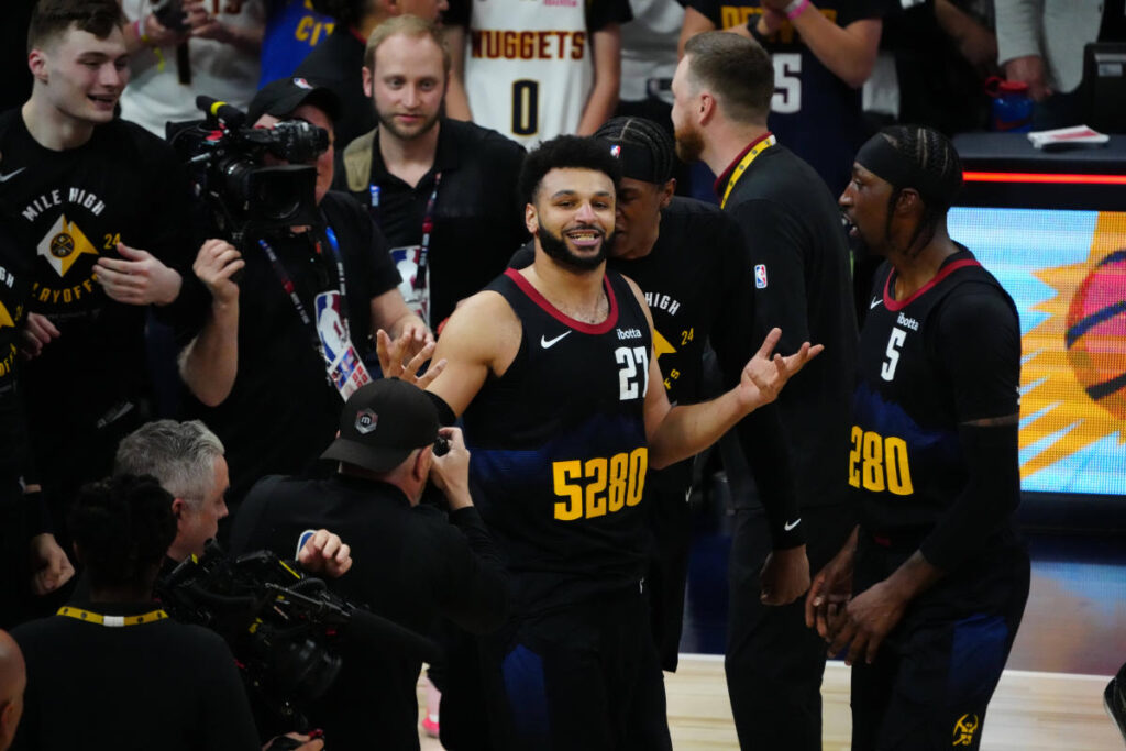 Jamal Murray hits wild buzzer-beater to lift Nuggets past Lakers, complete 20-point comeback in Game 2