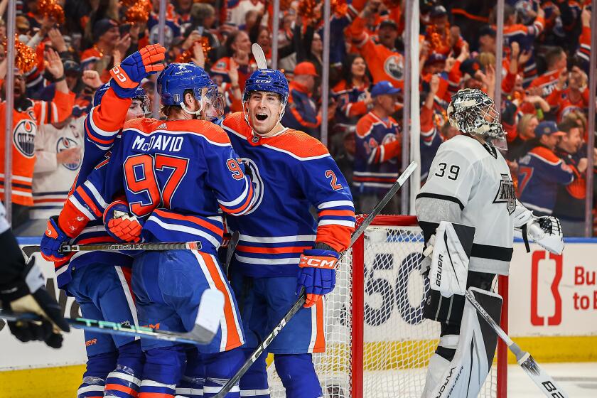 Kings look uninspired in blowout loss to Edmonton Oilers in Game 1