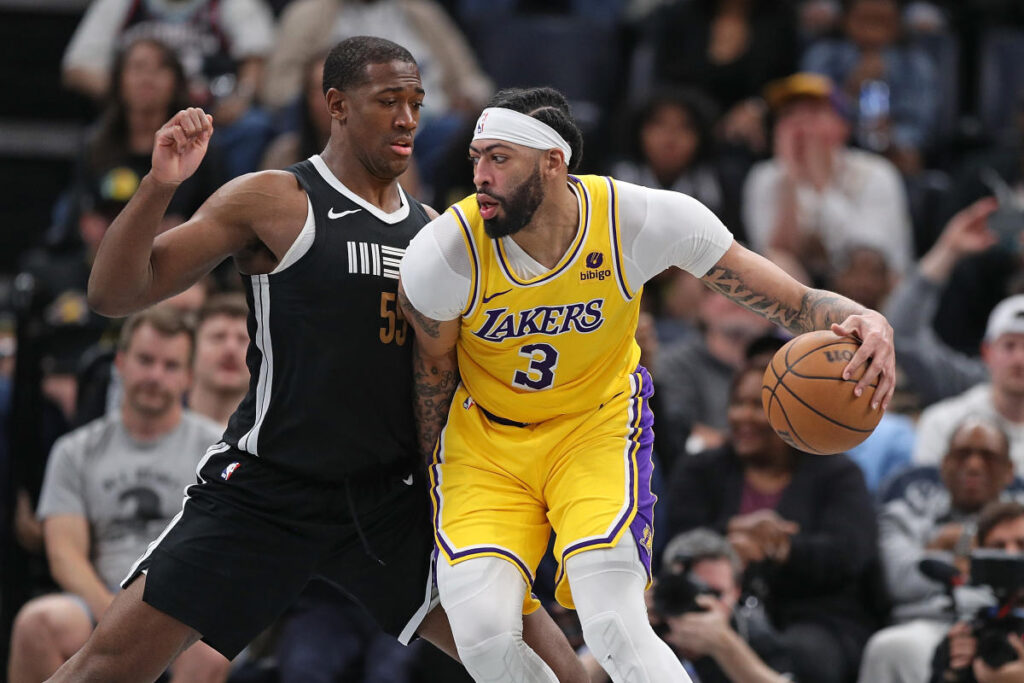 Lakers, Grizzlies played an extra 66 seconds in third quarter after game clock was ‘inaccurately set’