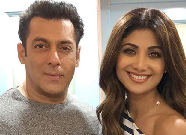 Shilpa Shetty visits Salman Khan’s residence with her mother after the firing incident : Bollywood News