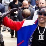 Allen Iverson unveils his statue in front of 76ers practice facility