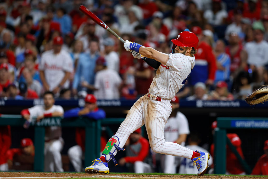 Suarez fantastic, Harper turns it on late, Phillies play great D to win series