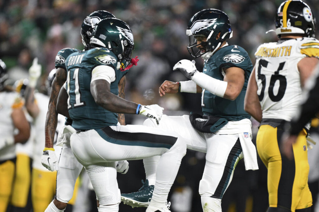 In settling Jalen Hurts-A.J. Brown tension, Eagles got lucky vs. Steelers — but not in the way you might think