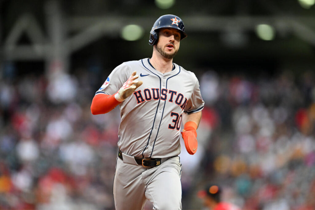 Astros trade All-Star right fielder Kyle Tucker to Cubs for package headlined by infielder Isaac Paredes