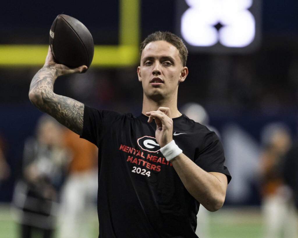 Georgia QB Carson Beck reportedly could miss the entirety of the College Football Playoff