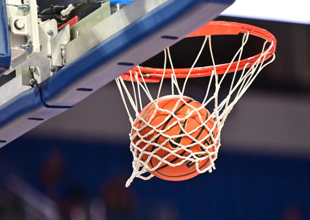 Valparaiso’s Justus McNair hits half-court buzzer-beater to complete epic comeback over Western Michigan