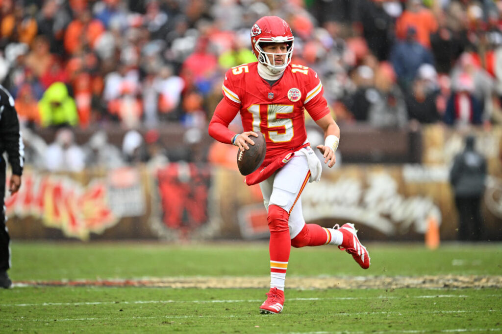 NFL injury tracker Week 16: Patrick Mahomes cleared to start vs. Texans, Seahawks’ Geno Smith expects to play, Christian Barmore back on NFI list