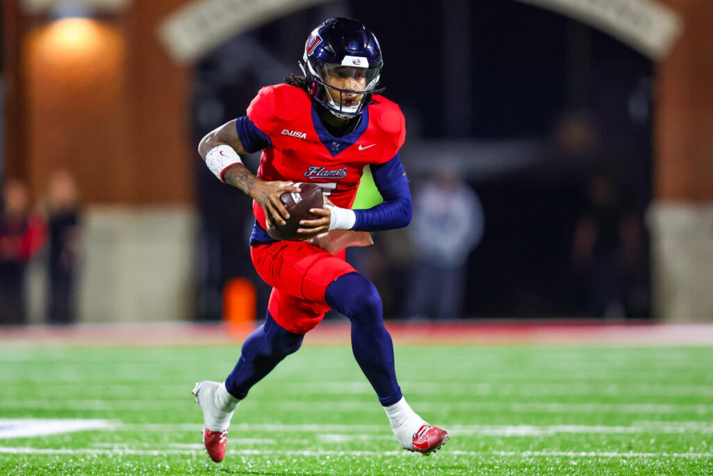 Former Liberty QB Kaidon Salter commits to Colorado for final season of eligibility