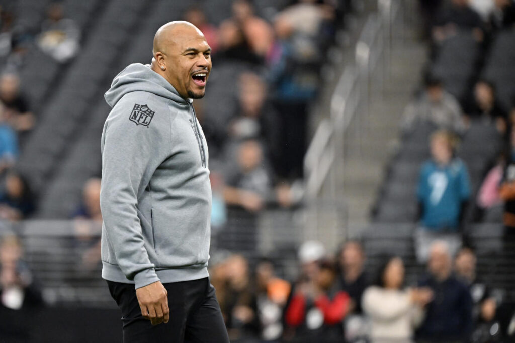 Raiders coach Antonio Pierce doesn’t care about draft position amid struggles: ‘None of that s**t matters’