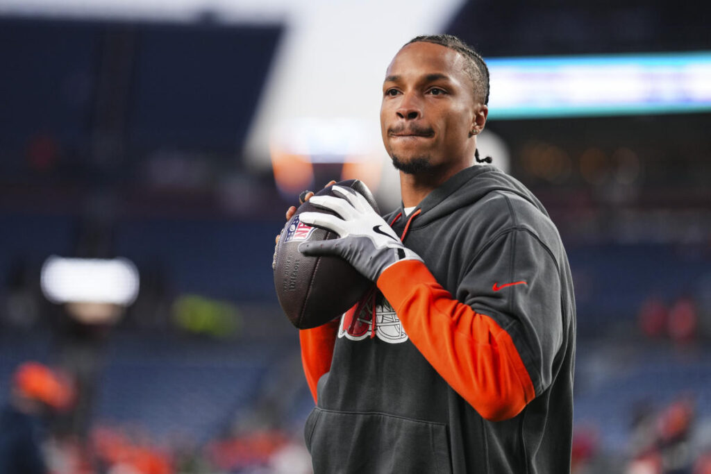 Browns officially name QB Dorian Thompson-Robinson as Week 16 starter, bench Jameis Winston