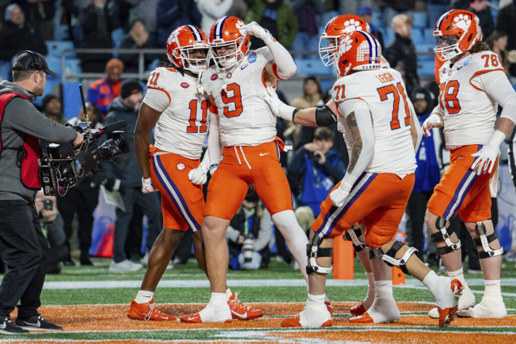 Clemson wins ACC championship, automatic playoff berth on walk-off field goal to defeat SMU