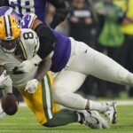 Packers fall again vs. a top NFC team, as Vikings stay alive for NFC North title and No. 1 seed with win