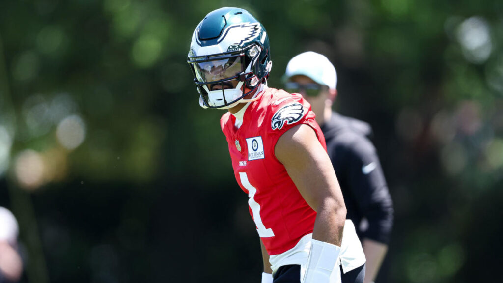 Eagles injury update: The latest on Jalen Hurts, Kenny Pickett from Thursday’s practice