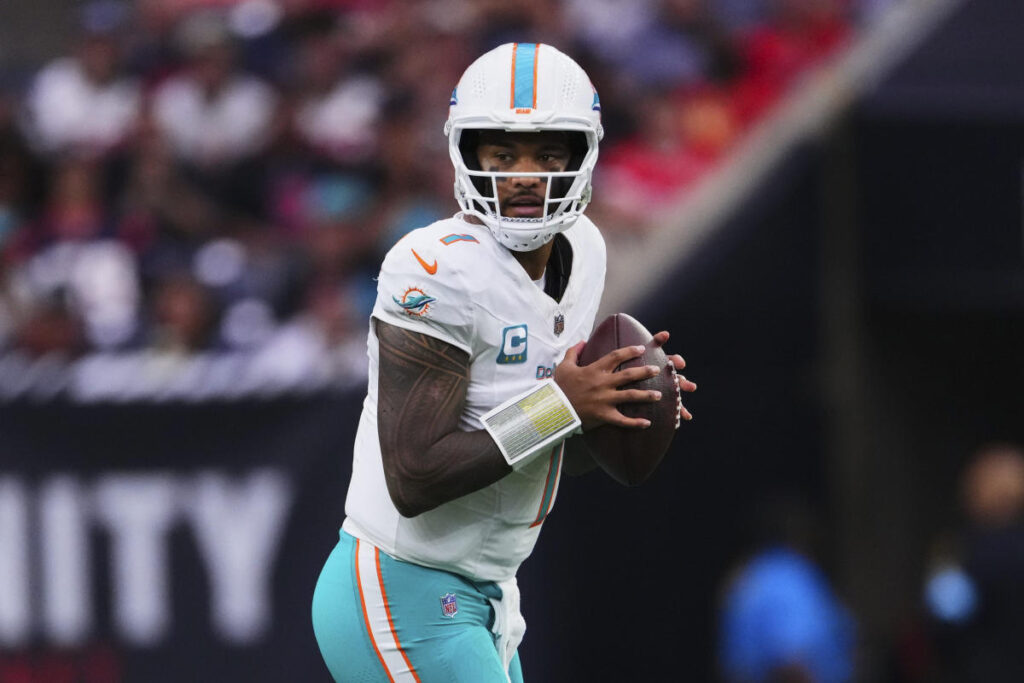 Tua Tagovailoa, Dolphins on the brink of playoff elimination with loss to Texans