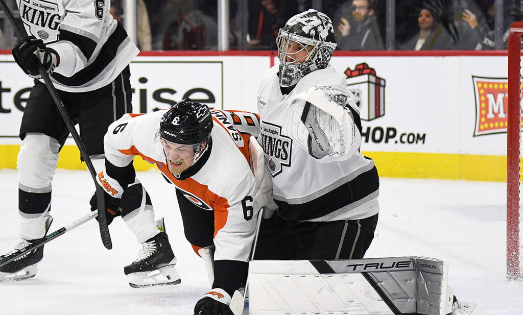 Flyers lose 3rd straight, fall to 2-5-1 in December