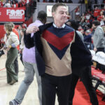 Rick Pitino dons replica sweater to honor legendary St. John’s coach Lou Carnesecca