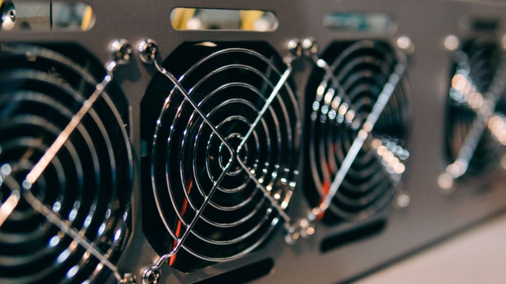 Bitcoin Miner Hut 8 Buys $100M BTC Bringing Total Holdings to $1B