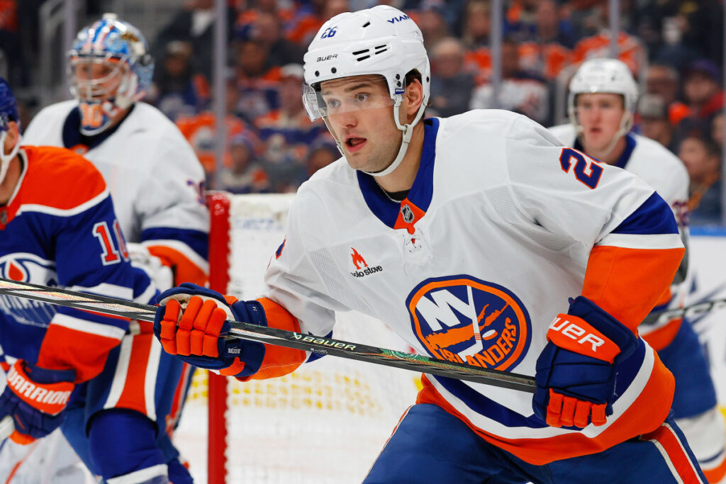 NHL Waivers: Boston Bruins Claim Oliver Wahlstrom From New York Islanders