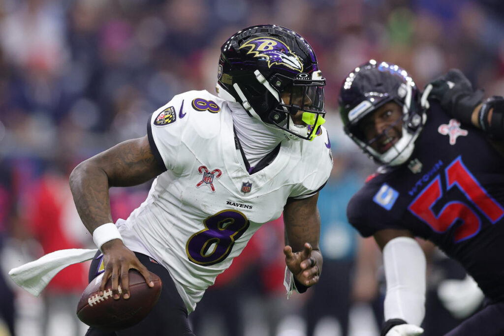 Lamar Jackson continues historic MVP push as Ravens manhandle Texans