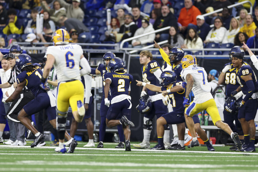 Toledo tops Pitt in 6 OTs to win GameAbove Sports Bowl after prematurely rushing the field twice