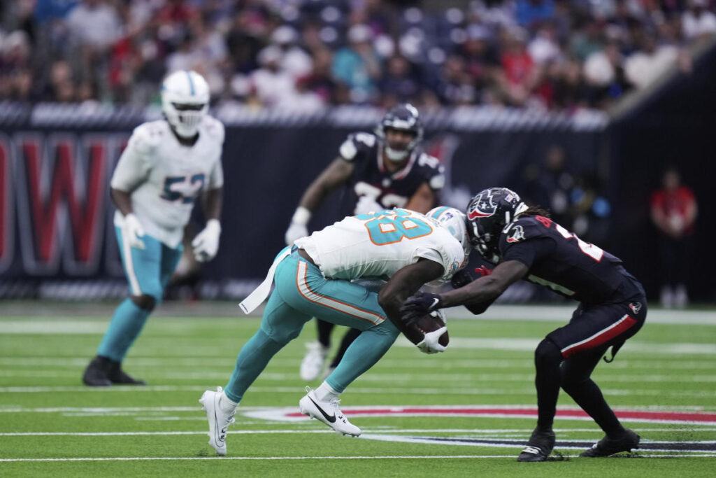 Texans’ Calen Bullock fined $5.9K for hit that put Dolphins WR Grant DuBose in hospital