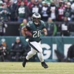 NFC championship: Saquon Barkley’s 1st 2 carries go for Eagles touchdowns, including another spectacular long run