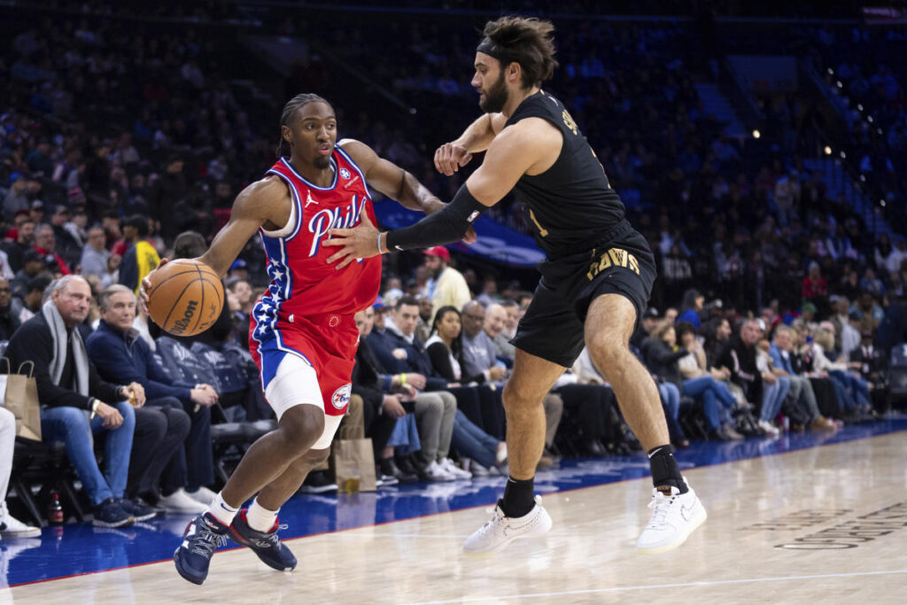 76ers surprise NBA-best Cavaliers, hitting 21 3-pointers in 132-129 victory