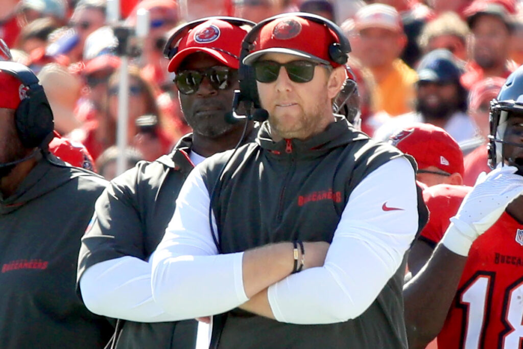 Buccaneers OC Liam Coen reportedly accepts Jaguars head-coaching offer, reversing course from Tampa Bay extension