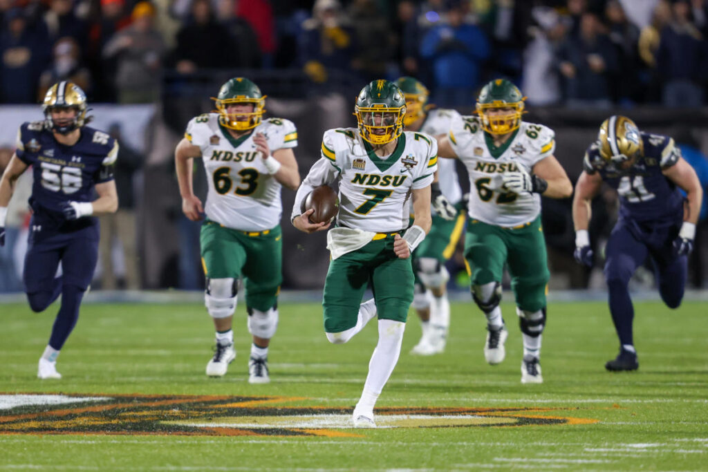 North Dakota State wins 10th FCS title with 35-32 triumph over Montana State