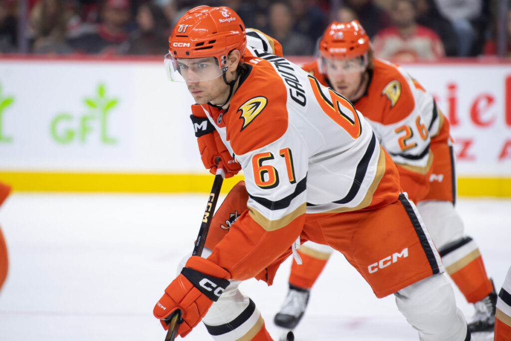 “F— You Cutter”: Flyers Fans Welcome Cutter Gauthier To Philadelphia