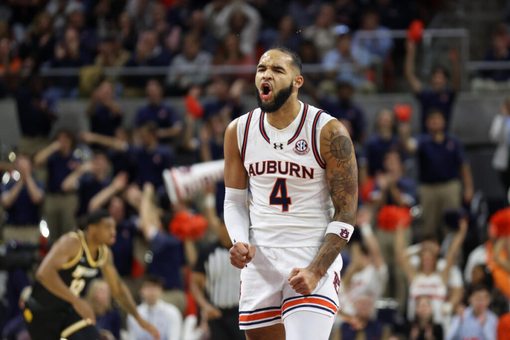 Auburn’s Johni Broome out indefinitely with ankle sprain, but won’t need surgery