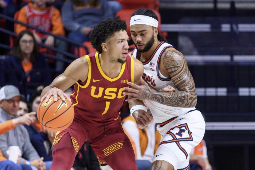 Desmond Claude scores 31 in USC’s defeat of No. 13 Illinois