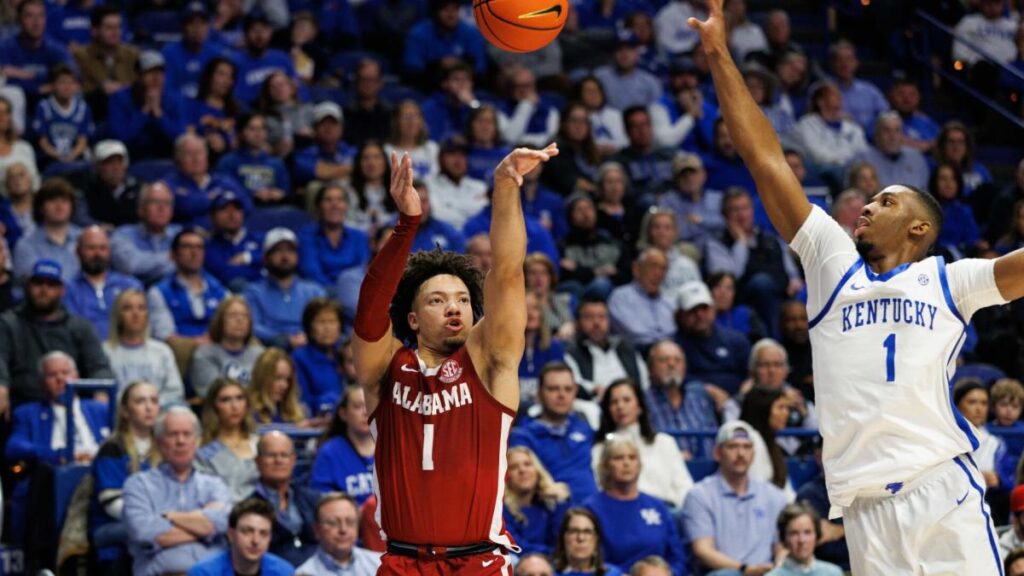 Nelson scores 25 points as No. 4 Alabama tops No. 8 Kentucky 102-97