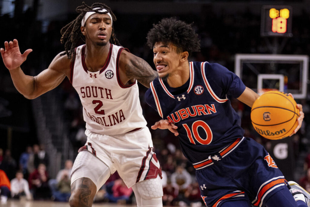 No. 2 Auburn narrowly avoids upset loss to South Carolina, 66–63