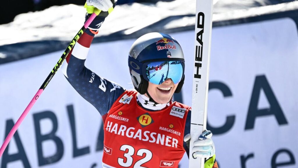 Lindsey Vonn places 6th in first World Cup downhill in 6 years