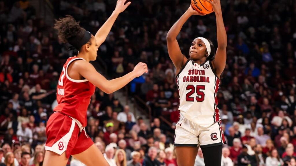 South Carolina gains a first-place vote as UCLA, Gamecocks, Notre Dame top women’s AP Top 25