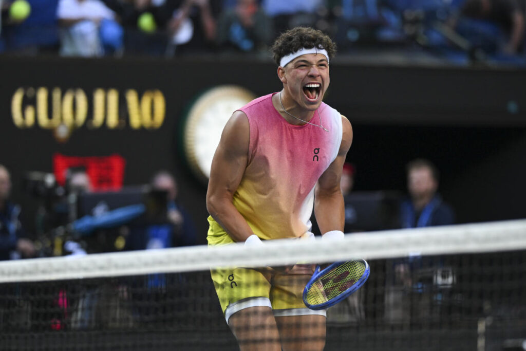 Australian Open: No. 21 Ben Shelton defeats Lorenzo Sonego, will face No. 1 Jannik Sinner in semifinals