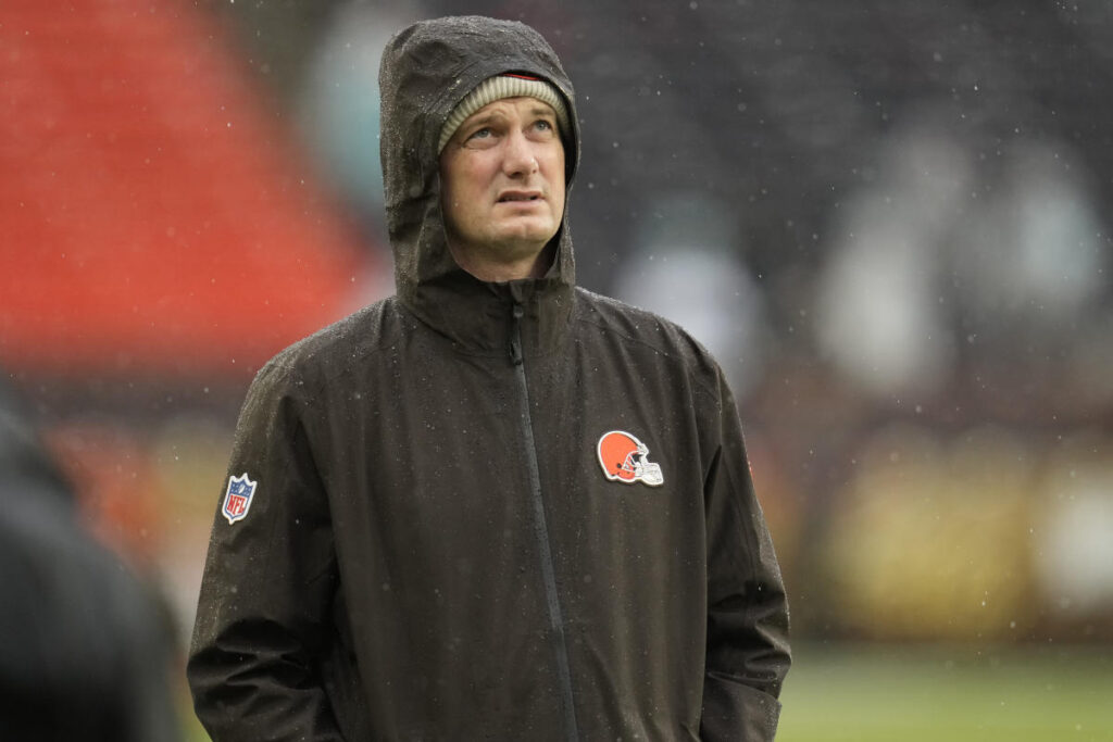 Browns reportedly fire OC Ken Dorsey, OL coach Andy Dickerson after 3-14 season