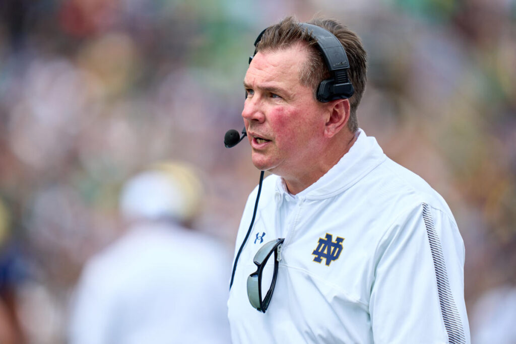 Reports: Bengals hiring Notre Dame DC, ex-Miami head coach Al Golden as defensive coordinator