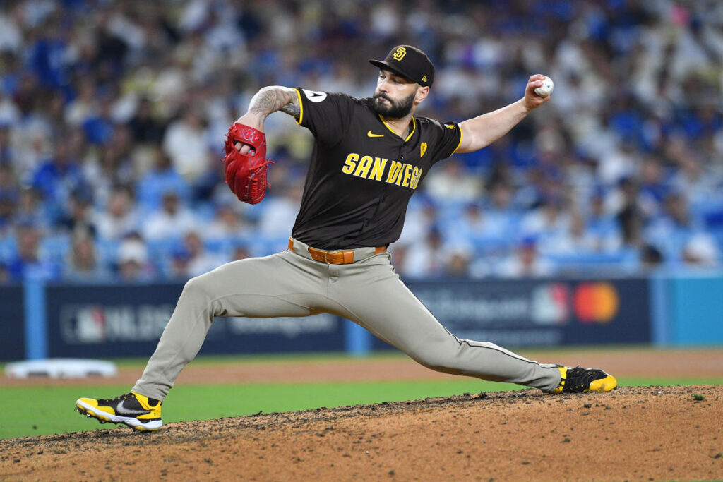 Dodgers land reliever Tanner Scott on 4-year, $72 million deal, per report