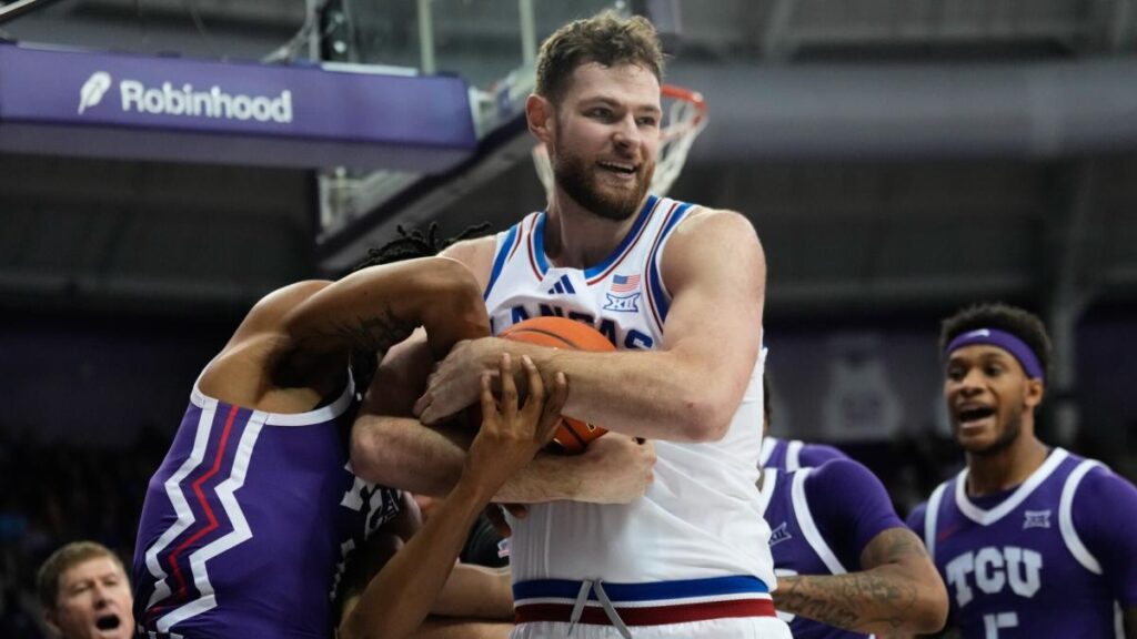 A technical tangle for Kansas big man Hunter Dickinson draws ire of coach Bill Self