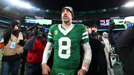 Jets, Aaron Rodgers discussing QB’s future with decision possible this week: report