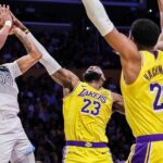 LeBron’s big game helps Lakers fend off collapse in fourth straight win