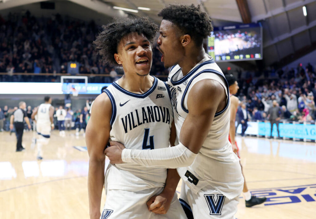 Villanova hangs on to stun No. 9 St. John’s, halting the Red Storm’s dominant run in the Big East