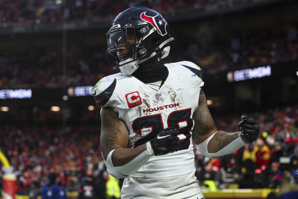 NFL hearing officer rescinds $25K fine of Texans’ Joe Mixon for something he didn’t say about refs