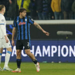 Atalanta captain Rafael Tolói receives one of the most embarrassing red cards you will ever see