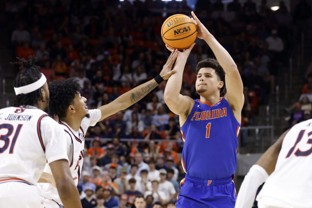 No. 1 Auburn suffers first SEC loss, losing big at home to No. 6 Florida, 90-81