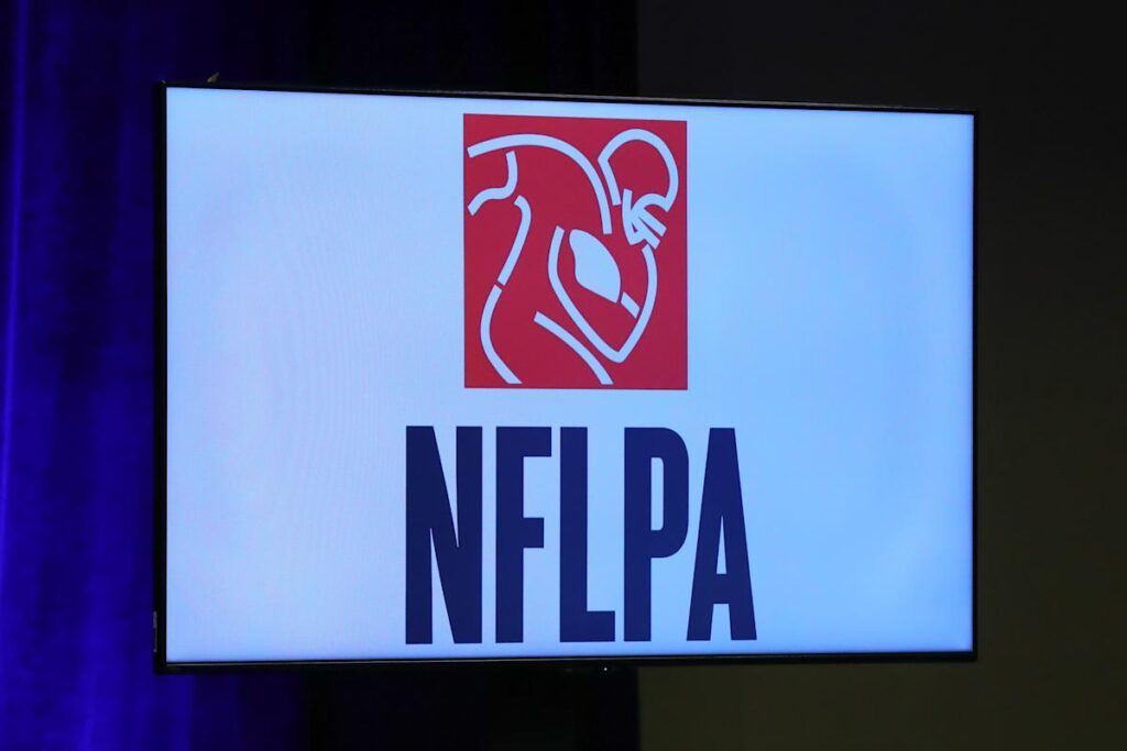 NFLPA report cards most surprising reveals: Spiteful cuts, planes without Wi-Fi and other interesting nuggets